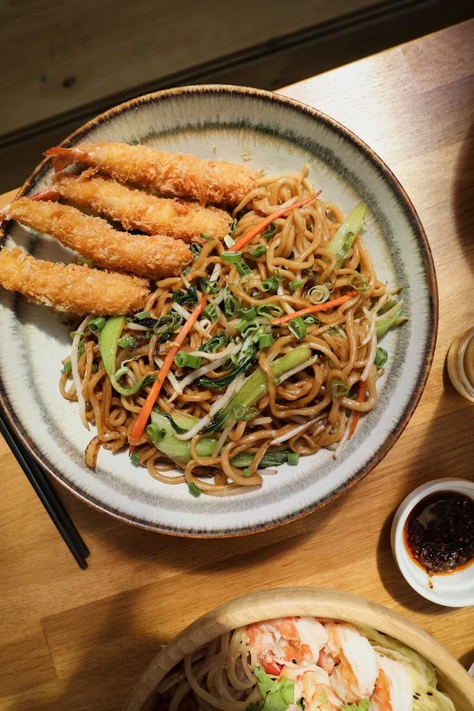 Lamen Sauté Aux Tempuras de Crevettes